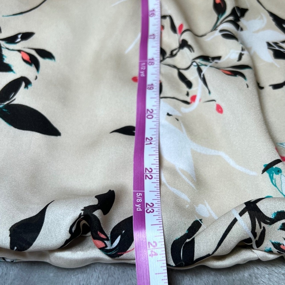 Liz Claiborne  Womens Size Large Floral Pleated Blouse Beige Short Sleeve Work - Picture 9 of 12